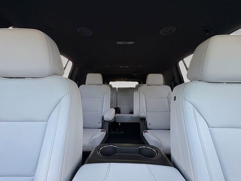 New 2026 Chevrolet Suburban Premier image 2