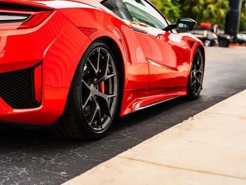 Used 2017 Acura NSX AWD/4WD image 11