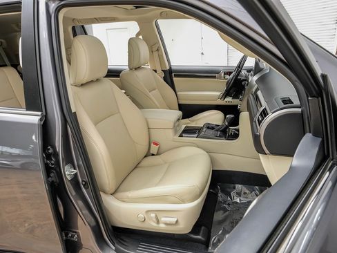 Used 2022 Lexus GX 460 Luxury w/ Sport Design Package image 31