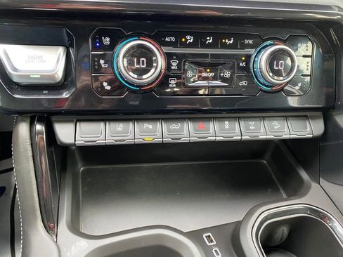 Used 2025 GMC Sierra 2500 AT4X AWD/4WD image 19