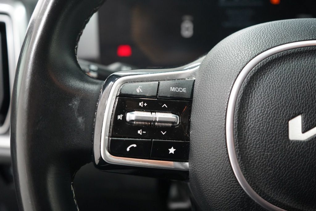 Used 2024 Kia Sorento S AWD/4WD image 23