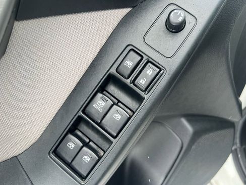 Used 2014 Subaru Forester 2.5i Premium image 11