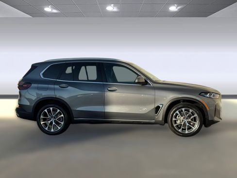 Used 2026 BMW X5 xDrive40i w/ Climate Comfort Package image 7