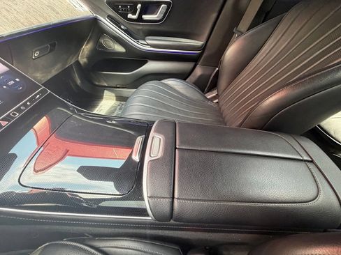 Used 2022 Mercedes-Benz S 500 4MATIC w/ AMG Line Package image 25