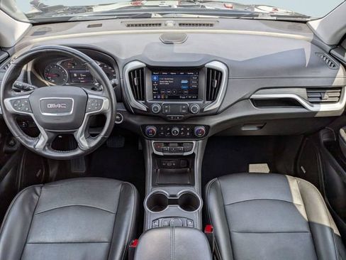 Used 2022 GMC Terrain SLT w/ Infotainment Package II FWD image 14