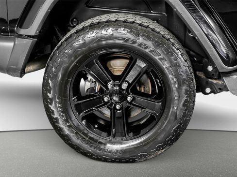 Used 2021 Jeep Wrangler Unlimited Sahara AWD/4WD image 9