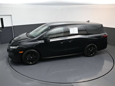 Used 2025 Honda Odyssey Sport-L image 21