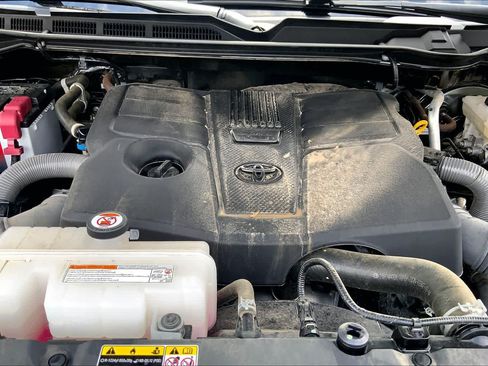 Used 2024 Toyota Tundra SR5 AWD/4WD image 32
