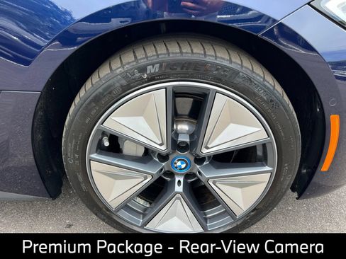 Used 2023 BMW i4 eDrive35 w/ Premium Package RWD image 13