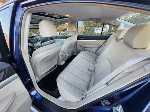 Used 2011 Subaru Legacy 2.5i Premium image 27