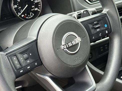 Used 2024 Nissan Rogue SV image 24