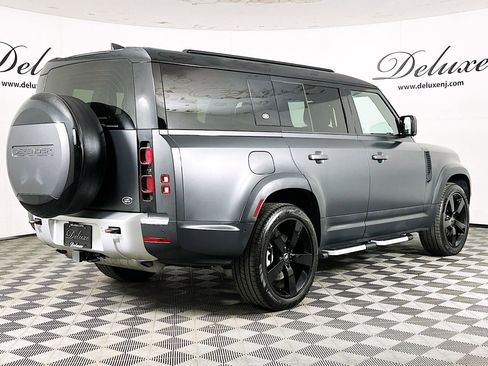 Used 2023 Land Rover Defender 130 SE image 6
