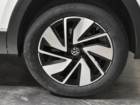 New 2025 Volkswagen Atlas SEL image 8