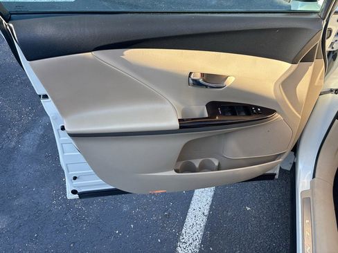 Used 2009 Toyota Venza AWD image 9