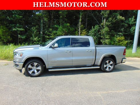 Used 2021 RAM 1500 Laramie AWD/4WD image 2