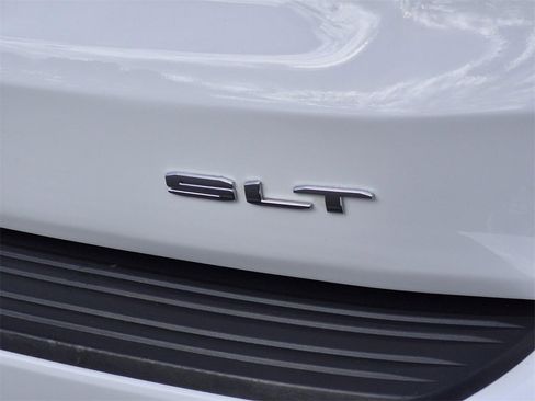 Used 2021 GMC Yukon SLT image 11