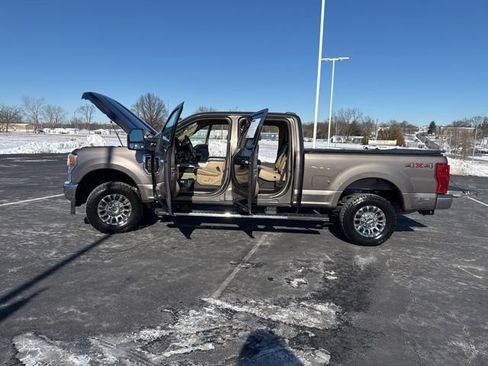 Used 2020 Ford F350 Lariat w/ Chrome Package image 11