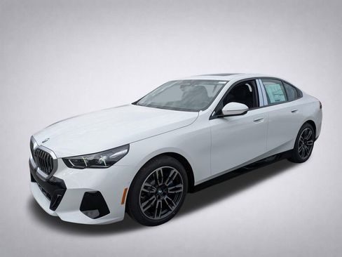 New 2026 BMW 530i xDrive w/ M Sport Package image 8