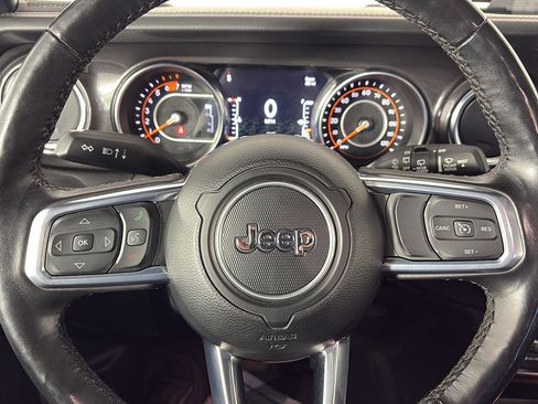 Used 2023 Jeep Wrangler Unlimited Sahara image 40