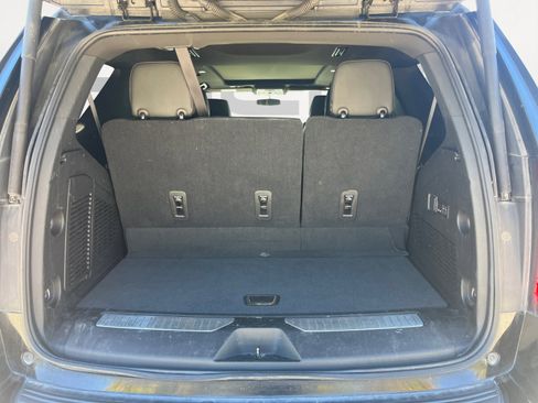 Used 2021 GMC Yukon Denali w/ LPO, Illumination Package image 12