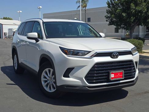 Certified 2026 Toyota Grand Highlander FWD image 1