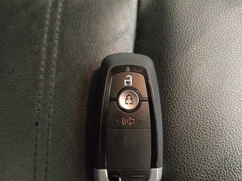 Used 2019 Ford EcoSport Titanium image 32