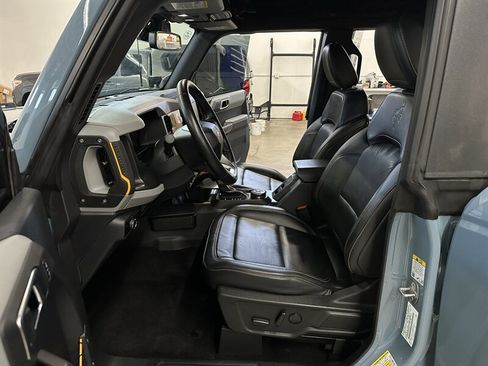 Used 2023 Ford Bronco Badlands image 12
