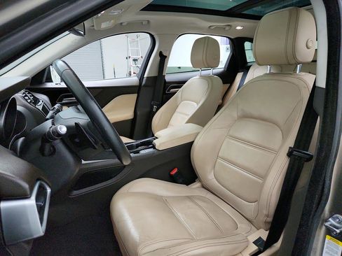 Used 2017 Jaguar F-PACE Prestige image 14