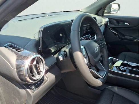 New 2026 Chevrolet Equinox LT w/ Convenience Package II AWD/4WD image 20
