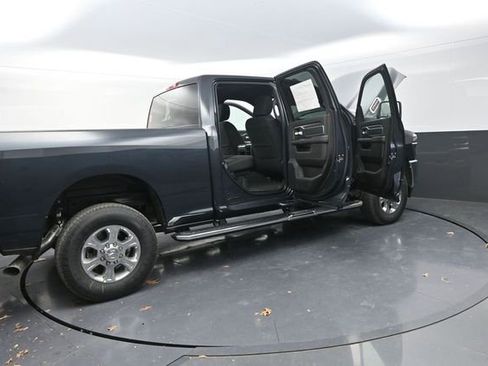 New 2026 RAM 2500 Big Horn AWD/4WD image 36