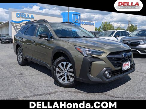 Used 2025 Subaru Outback Premium AWD/4WD image 1