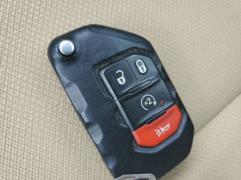 Used 2021 Jeep Gladiator Sport AWD/4WD image 28