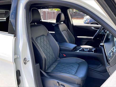 Certified 2024 Volkswagen Atlas Cross Sport SEL Premium R-Line AWD/4WD image 6