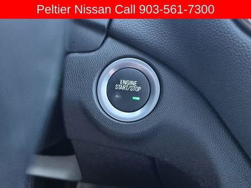 Used 2022 Chevrolet Equinox LT image 32