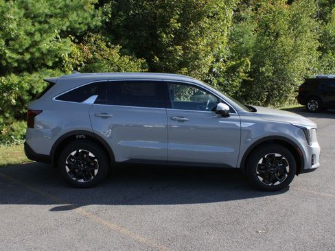 New 2026 Kia Sorento S w/ S Panoramic Sunroof Package AWD/4WD image 4