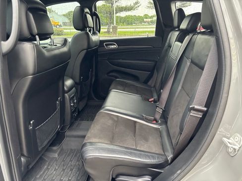 Used 2021 Jeep Grand Cherokee Laredo X AWD/4WD image 38