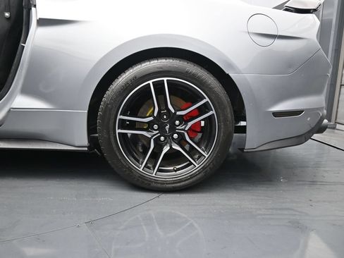 Used 2020 Ford Mustang Coupe RWD image 14