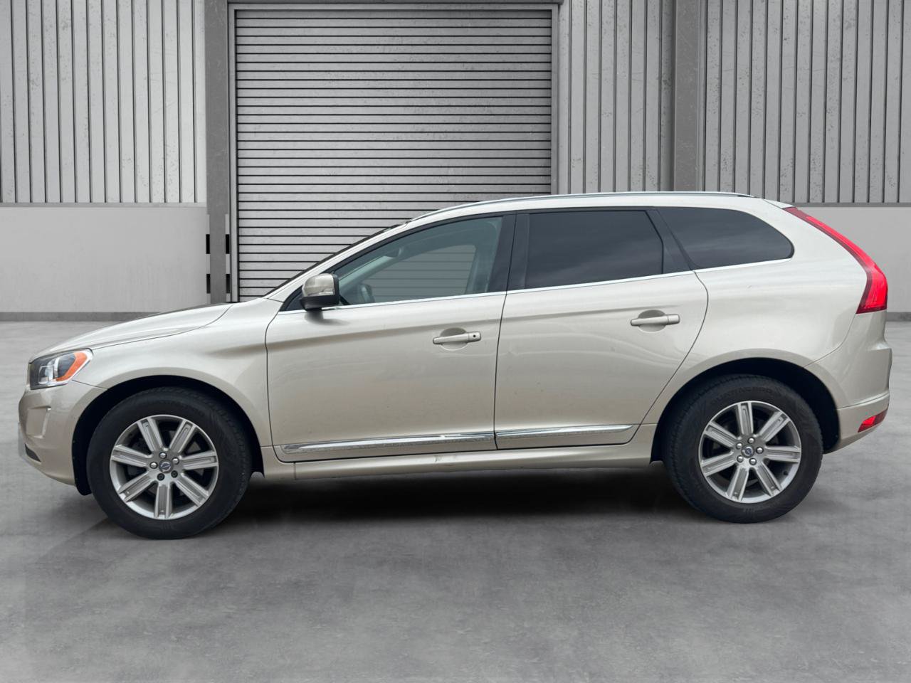 Used 2017 Volvo XC60 T5 Inscription AWD/4WD image 2