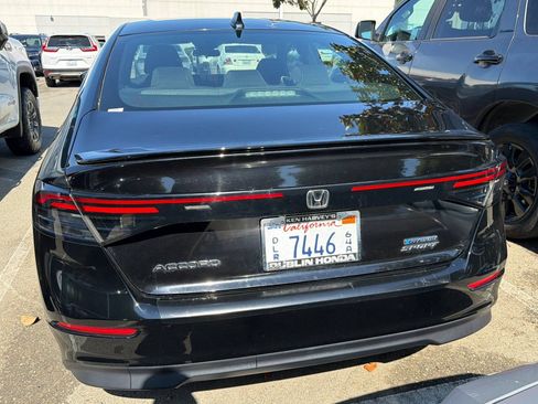 Used 2023 Honda Accord Sport image 6