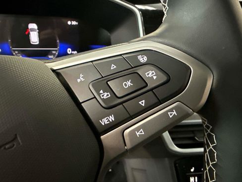 New 2026 Volkswagen Taos SE image 26