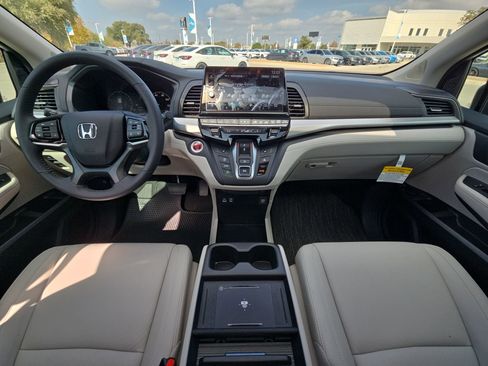 Certified 2026 Honda Odyssey EX-L image 16