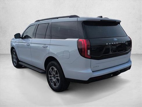 New 2026 Ford Expedition Active image 8