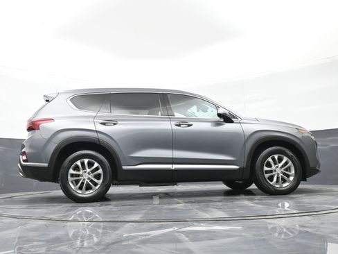 Used 2019 Hyundai Santa Fe SEL image 25