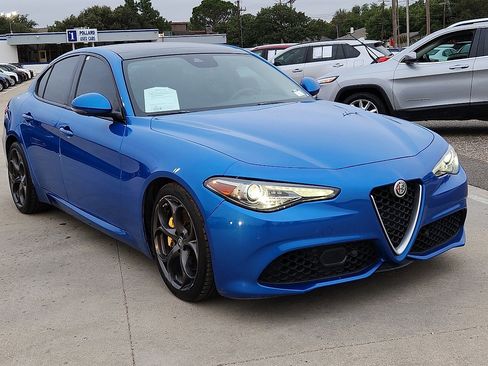 Used 2019 Alfa Romeo Giulia Ti Sport w/ Quick Order Package 22U Sport image 4