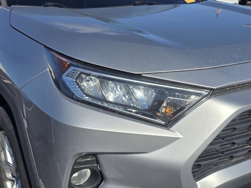 Used 2021 Toyota RAV4 XLE w/ Carpet Mat Package (TMS) image 9