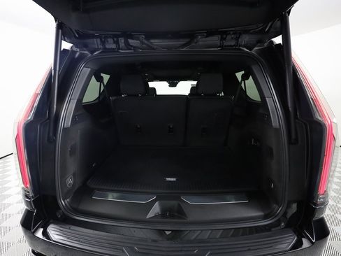 Used 2025 Cadillac Escalade ESV Sport w/ Touring Package image 19