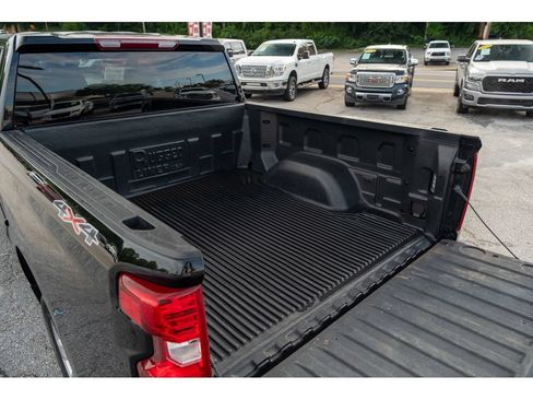 Used 2025 Chevrolet Silverado 1500 LT AWD/4WD image 31