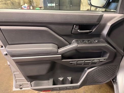 Used 2025 Toyota Tacoma SR5 image 36