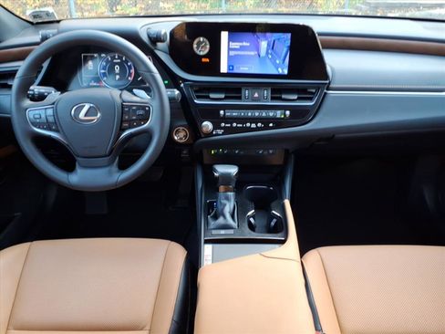 Certified 2023 Lexus ES 350 w/ Premium Package image 5