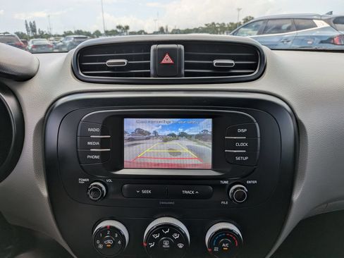 Used 2019 Kia Soul FWD image 23
